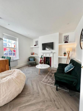 Soho Gem! 2-Bedroom Mansion Flat